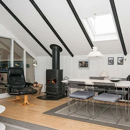 Feriehus 4 Person Holiday In Esbjerg V Hjerting